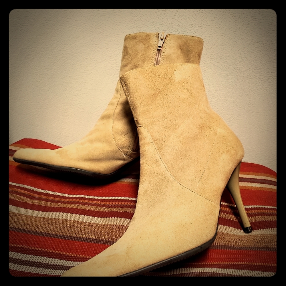 Ladies shoes